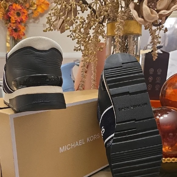 Michael Kors  Black and White Slip-On Sneakers Size 9.5 - Picture 3 of 8